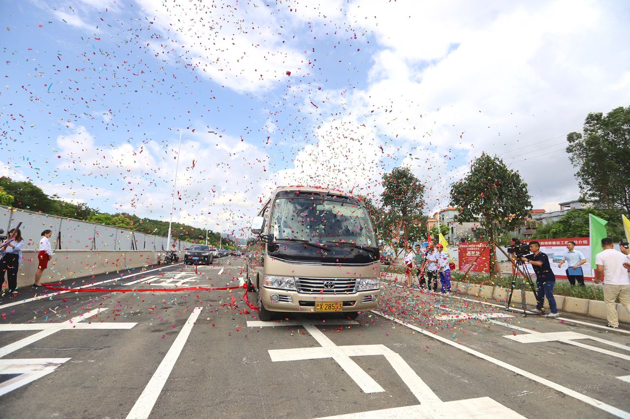 祝賀我單位廣東順德監(jiān)理項目順利通車(圖4)